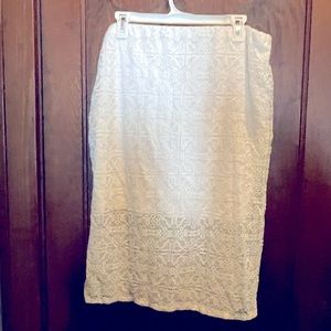 White lace pencil skirt. Size 2xl.